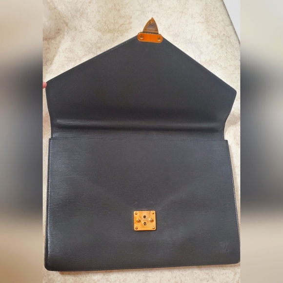 LV EPI BRIEFCASE (DAMAGE REPAIRED W/ DUCT TAPE, CORNER WEAR, TEAR ON SID… - Picture 16 of 16